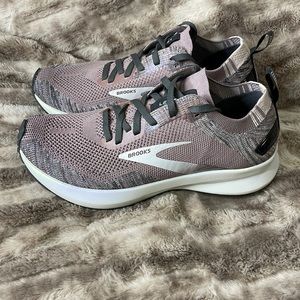 Brooks Levitate 4
